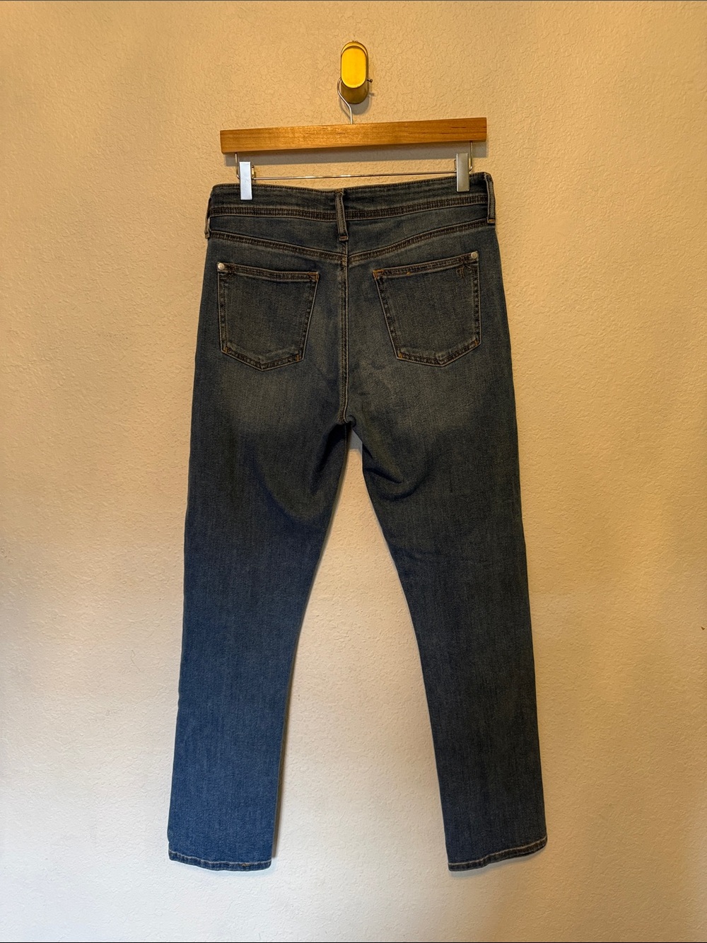 Pilcro slim Boyfriend Jeans in Medium Blue Wash - Picture 7 of 9